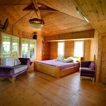 Ferma Agroturistike Gold Villa Qerek